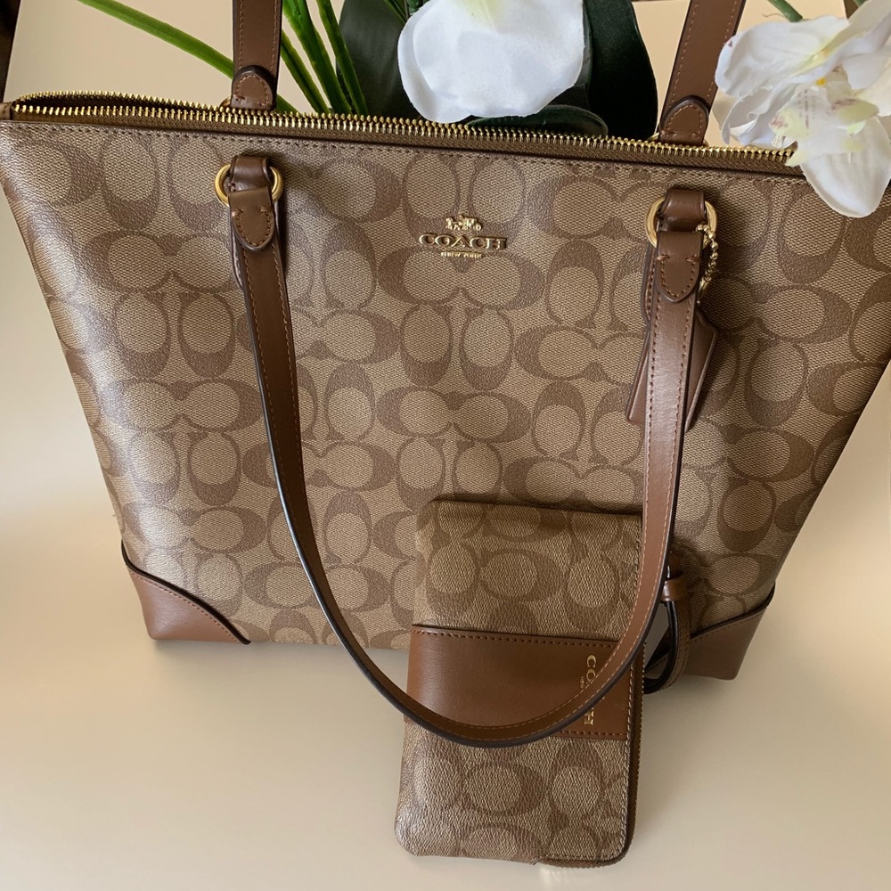 ๐ผ๐ฅNEW WITH TAG COACH SET ๐ผ - Picture 3 of 8